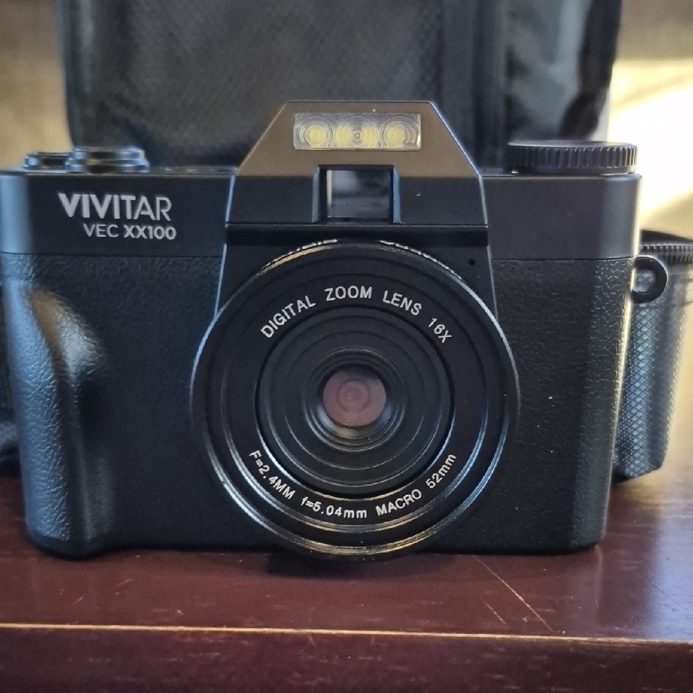 Vivitar VEC XX100 Black 4K Wi-Fi Digital Camera - Picture 3 of 5